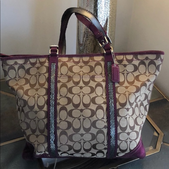 Coach Tote with zipper - Picture 2 of 10